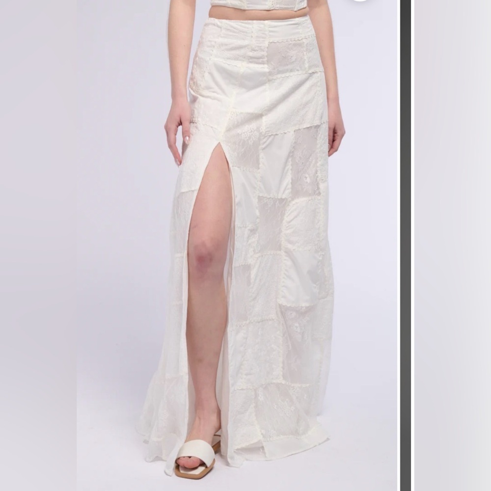 Elegant White Lace Skirt large
